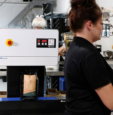 D545 Sfeer Koffiezakken Vullen