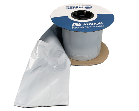 Sachets postaux SpeedBags® Coex - Ces sacs en poly coextrudé sont conçus pour l'exécution des commandes e-commerce, avec un extérieur blanc et un intérieur noir pour garantir la confidentialité. Les sacs sont pré-perforés, fermés en bas par une soudure, et ouverts sur la face supérieure pour être facilement remplis. Les SpeedBags sont compatibles avec presque toutes les ensacheuses automatiques utilisant des sacs en rouleau pré-ouverts. Disponible dans une large gamme de tailles et de matériaux de film. Dimensions et matériaux spéciaux disponibles sur demande. Remarque : sur les Speedbags, une remise sur volume s'applique à partir de 25 000 sacs.