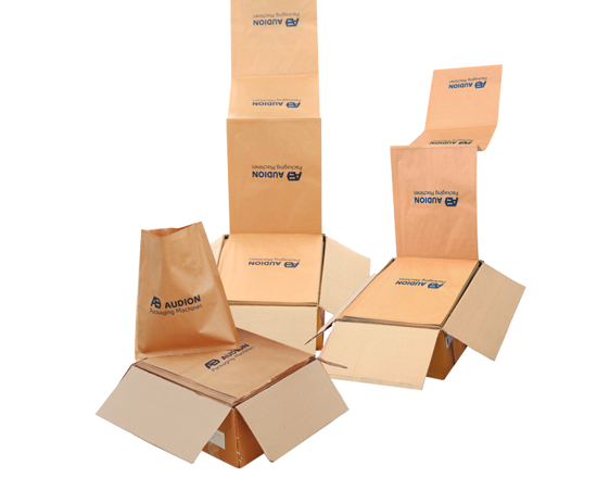 SpeedBags® en papier - SpeedBags® en papier 100 % recyclables, compatibles avec nos machines Speedpack Dual. Conçus pour une intégration parfaite avec les systèmes d'ensachage automatique, ces SpeedBags en papier pré-ouverts et pliés en paravent offrent une alternative durable aux emballages traditionnels en plastique (PE). Contactez Audion pour obtenir un devis et optimisez votre processus d'emballage grâce à cette solution écologique.